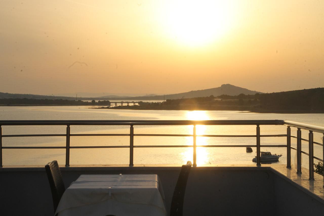 Senar Otel Айвалык Экстерьер фото